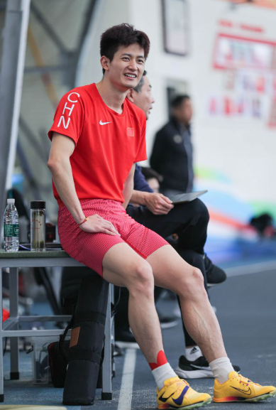 乐竞体育入口：点燃你的竞技梦想与激情